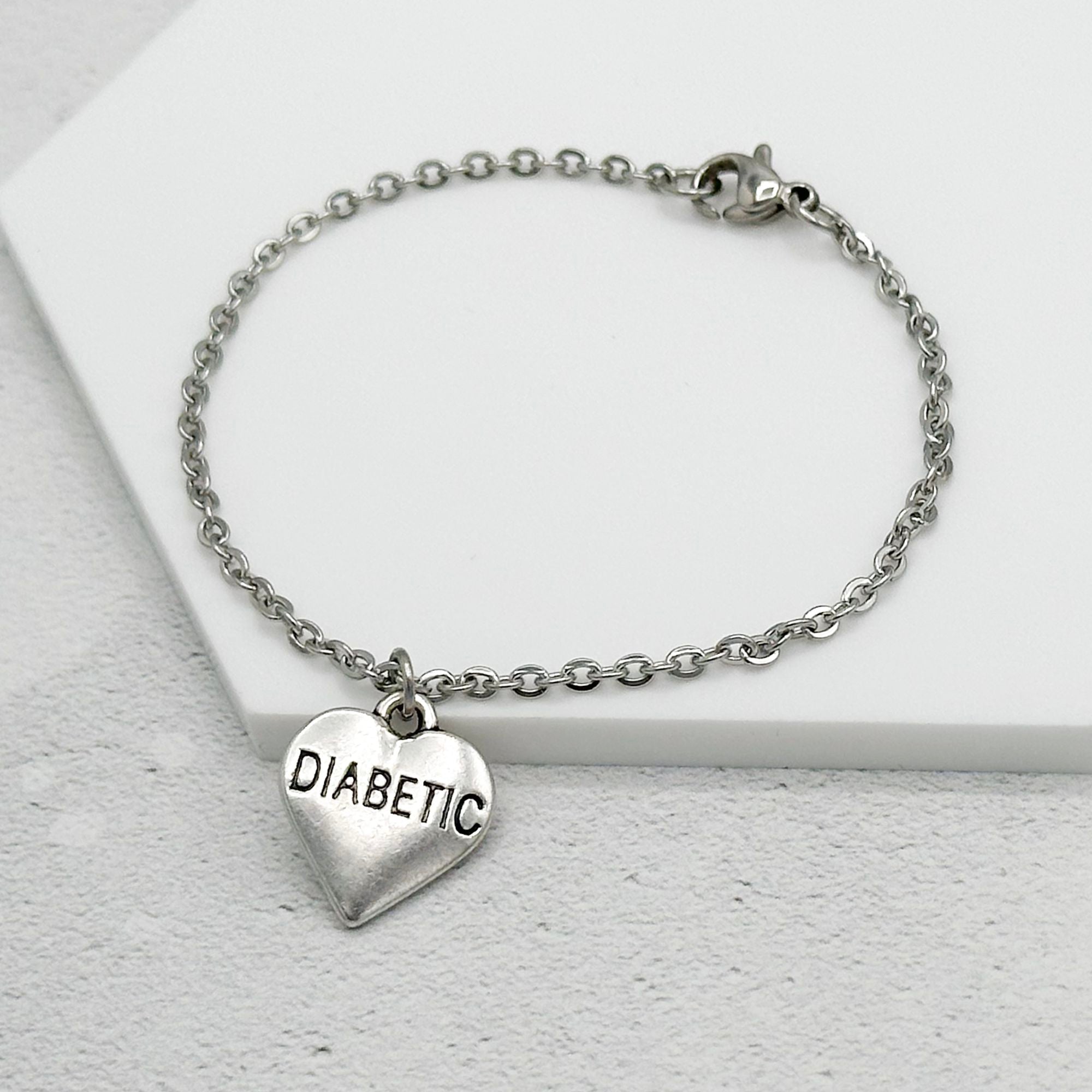 charm-bracelet-for-ladies-medical-alert