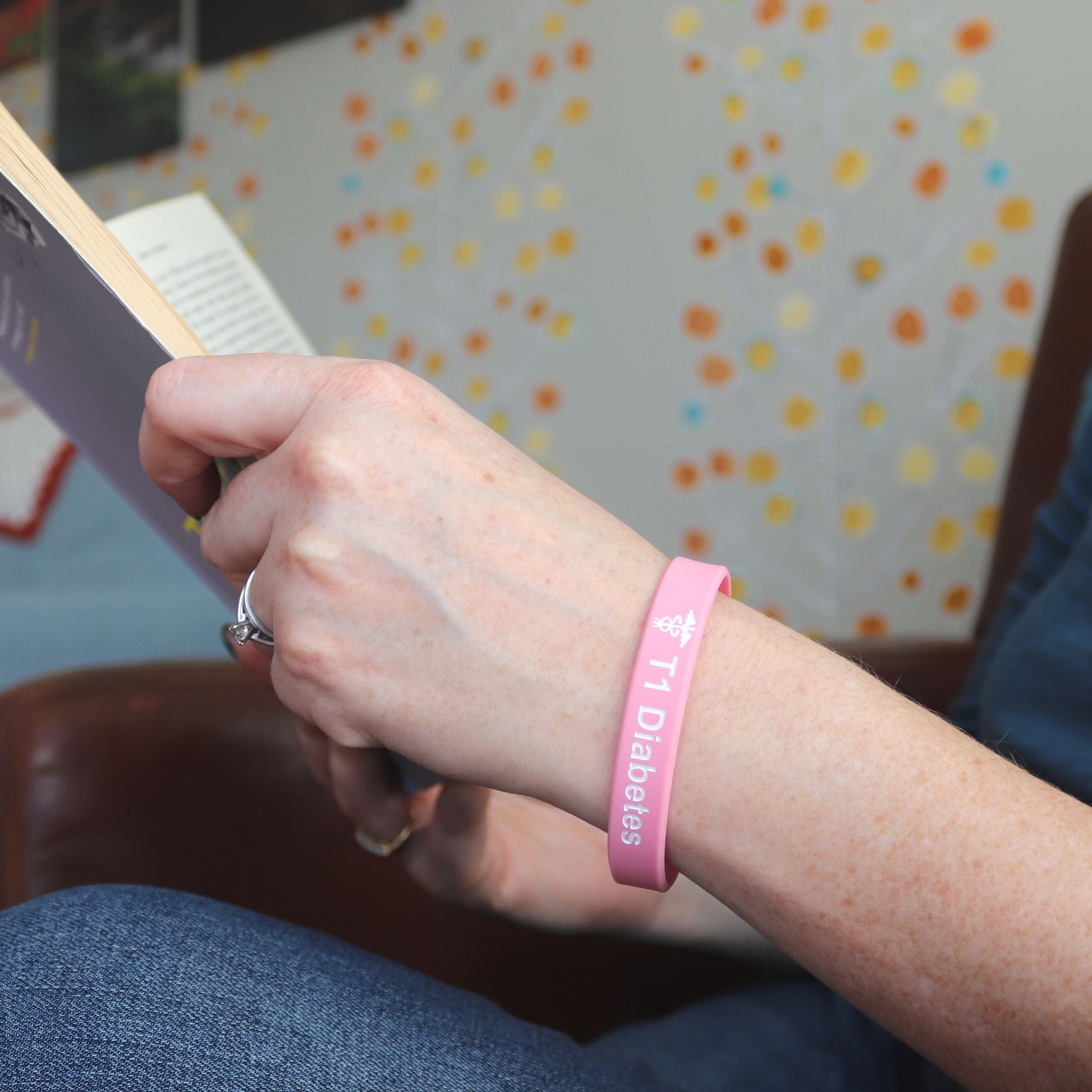 type 1 diabetes wristband pink ladies