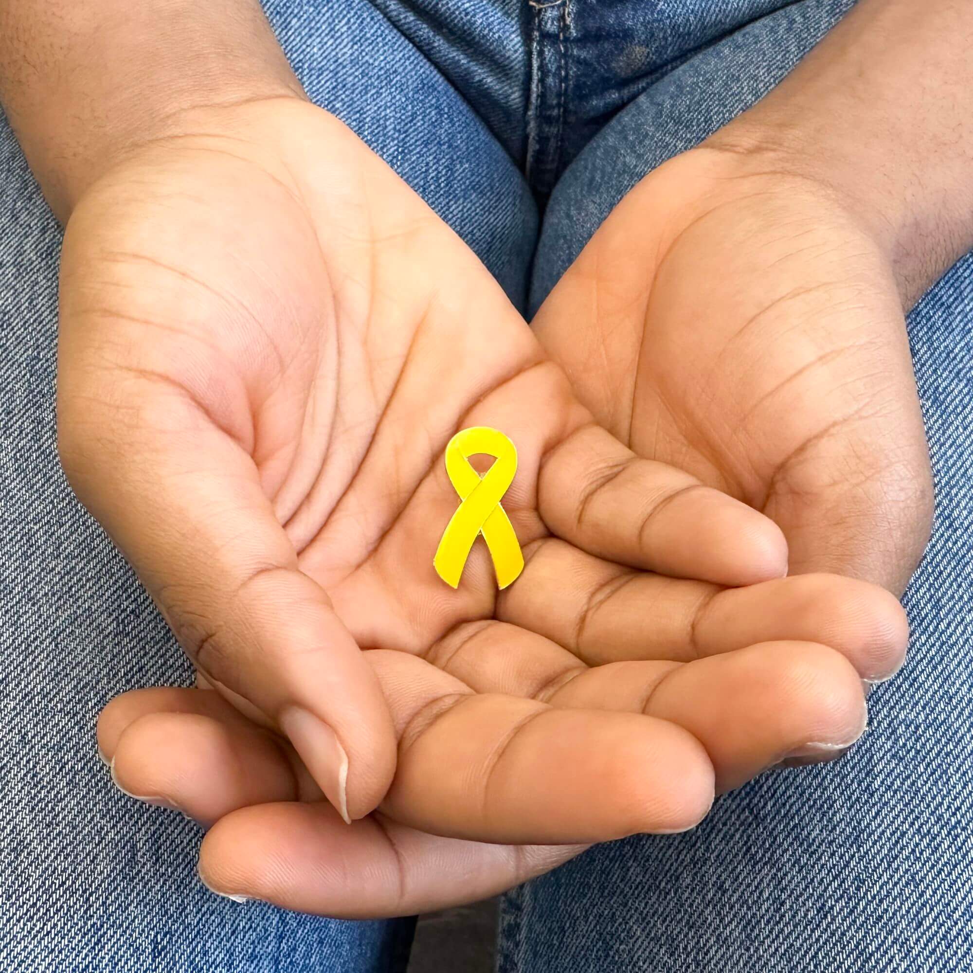 Yellow Riban Pin Yellow Cancer Ribbon 238 Yellow Cancer Ribbon Stock Photos, High Res